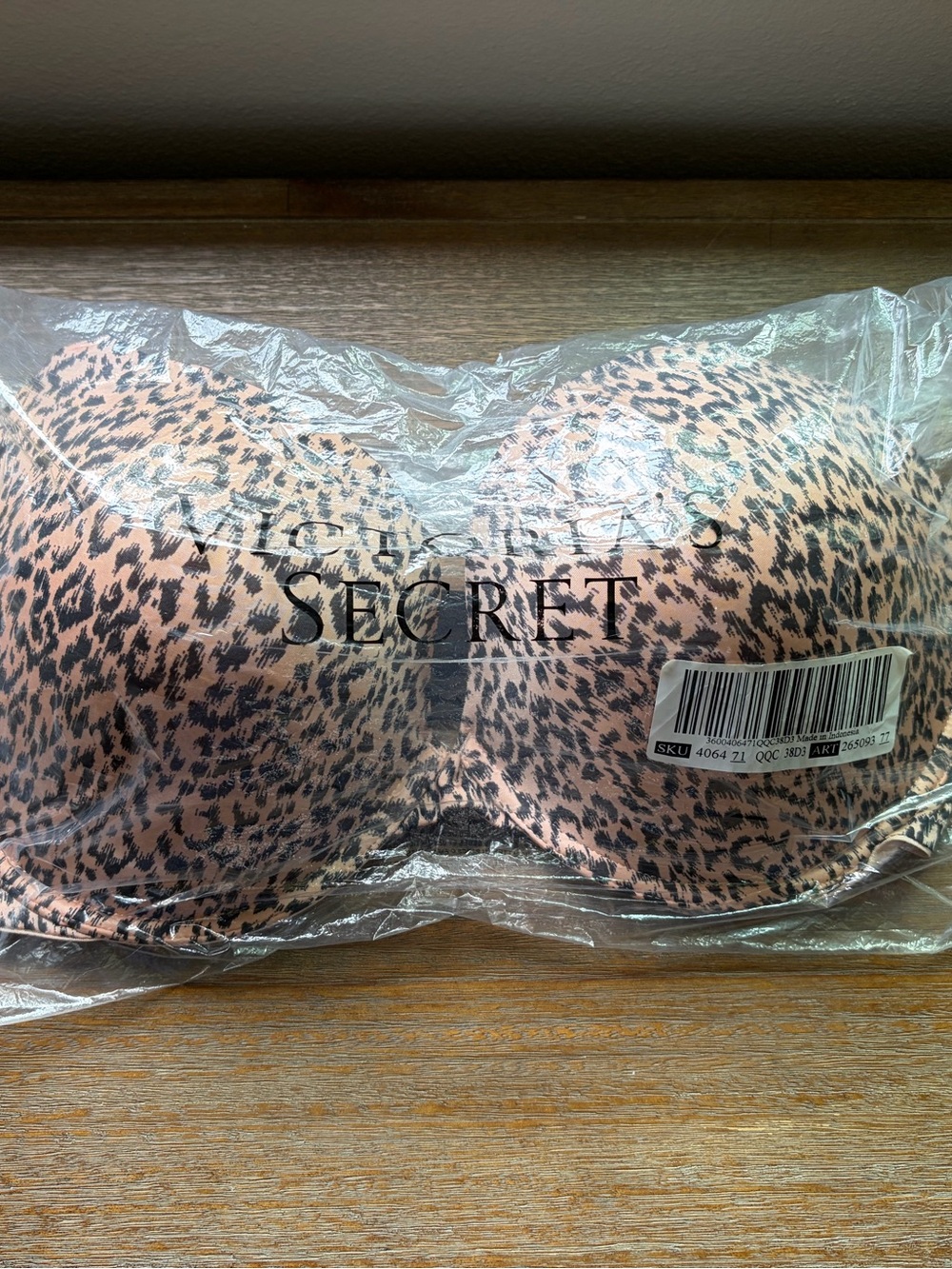 Victoria’s Secret Leopard print push up bra 38DDD